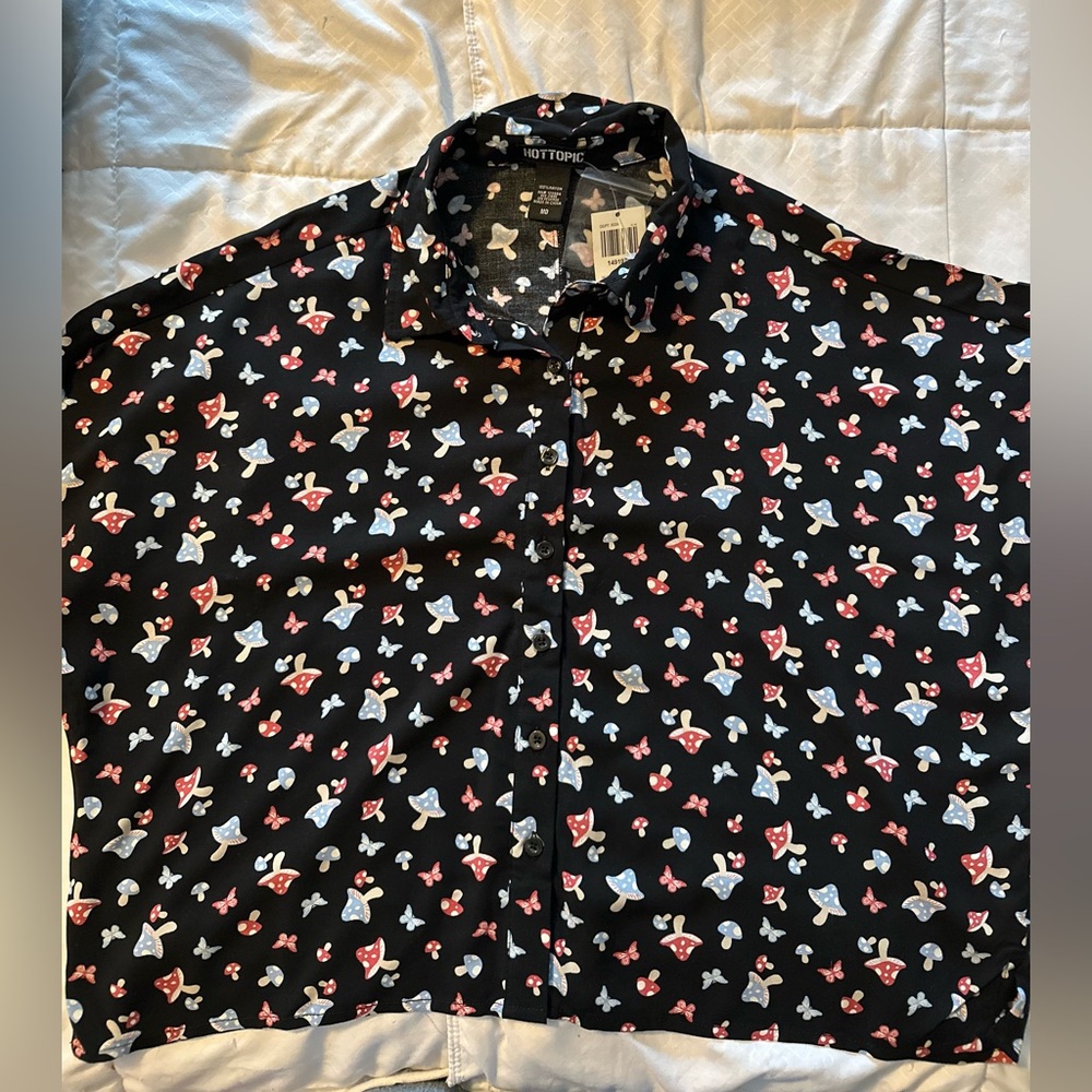 Brand new crop button down.